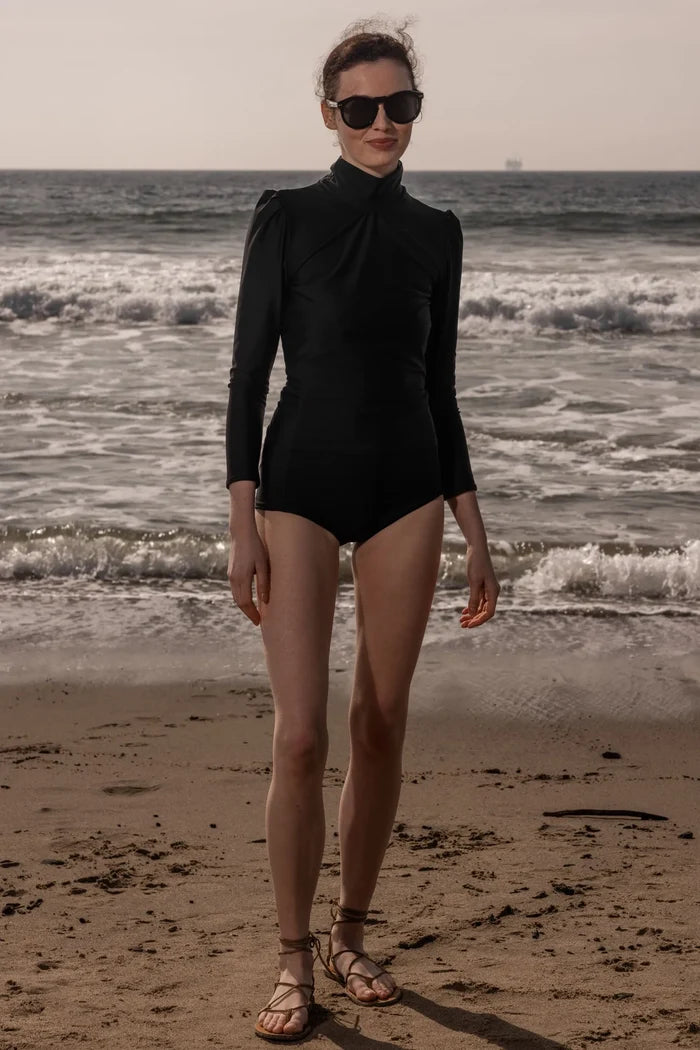 Izzy Rashguard - Black - Heidi Merrick