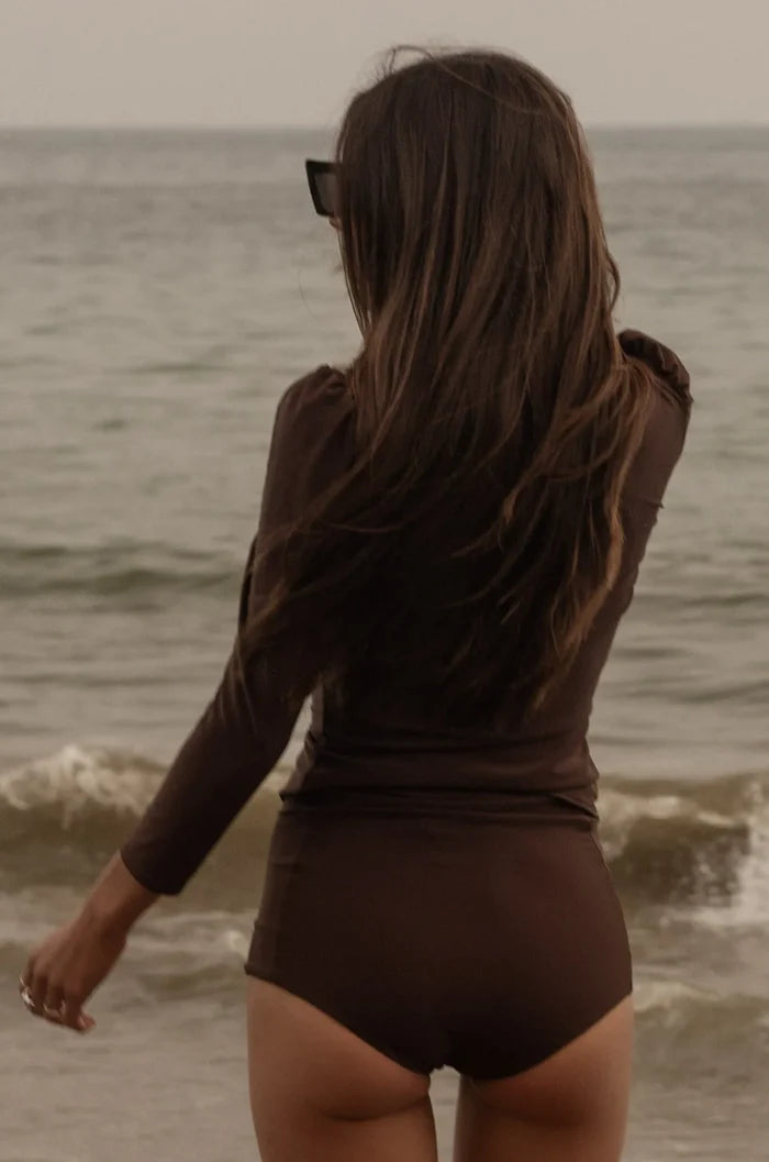 Izzy Rashguard - Chocolate - Heidi Merrick