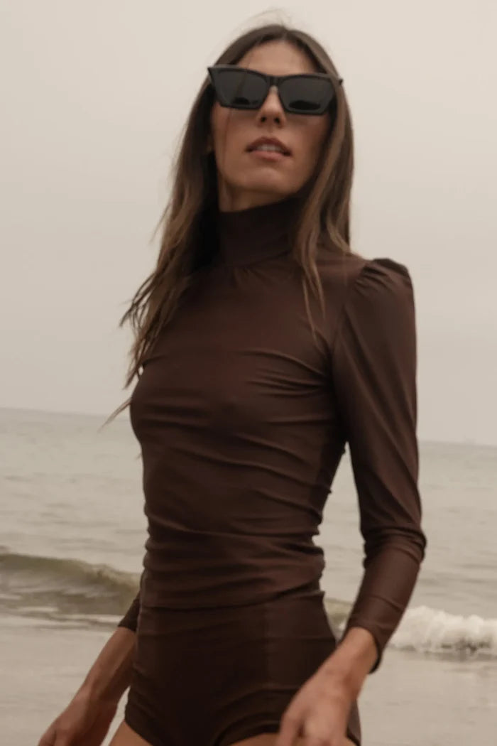 Izzy Rashguard - Chocolate - Heidi Merrick