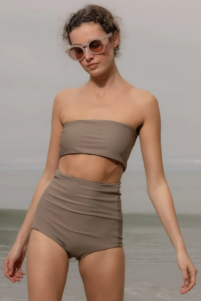 Vicent Top - Great White - Heidi Merrick